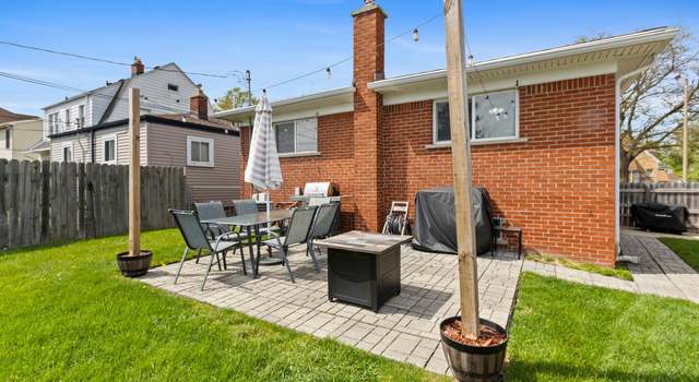 Photo of 221 Emmons Blvd, Wyandotte, MI 48192