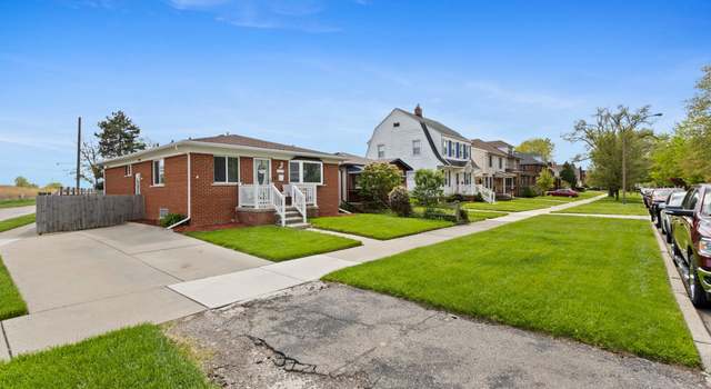 Photo of 221 Emmons Blvd, Wyandotte, MI 48192
