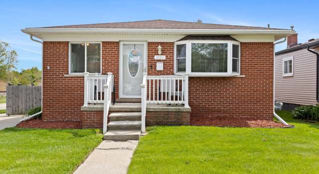 Photo of 221 Emmons Blvd, Wyandotte, MI 48192