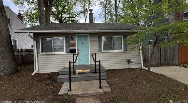 Photo of 648 W Hazelhurst St, Ferndale, MI 48220