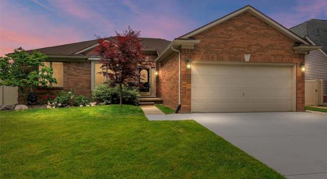 Photo of 52657 Creekside Dr, Chesterfield, MI 48047