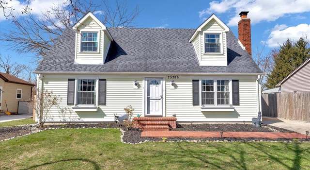 Photo of 25286 Castlewood Dr, Woodhaven, MI 48183