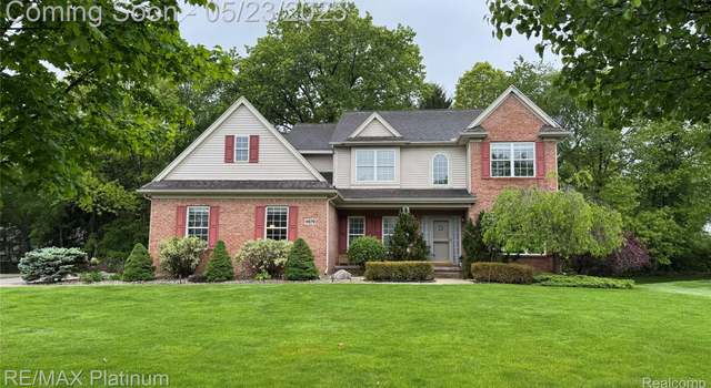 Photo of 4679 Stillmeadow Dr, Howell, MI 48843