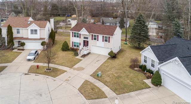 Photo of 369 Victorian Ct, Belleville, MI 48111