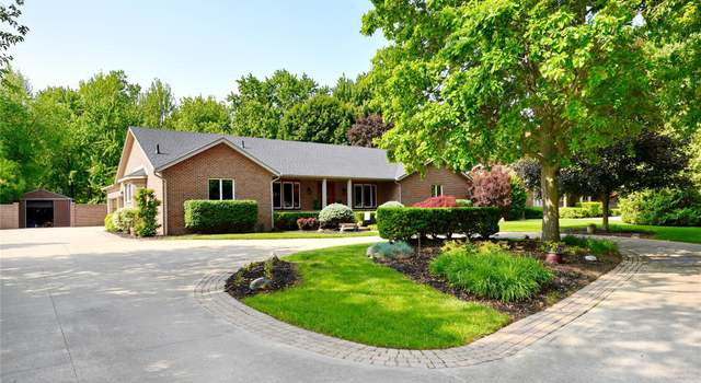 Photo of 960 Eckford Dr, Troy, MI 48085