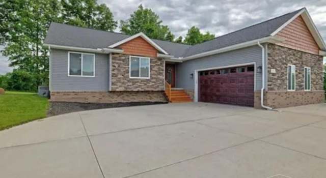 Photo of 679 Pheasant Ridge Dr, Ortonville, MI 48462