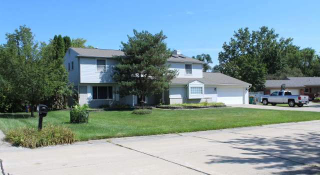 Photo of 29352 Medburn Ct, Farmington Hills, MI 48336