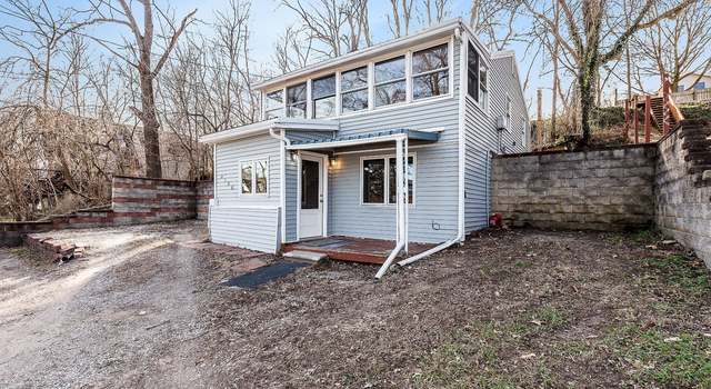 Photo of 8128 Halfway Dr, Brighton, MI 48116