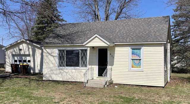 Photo of 811 E Liberty St, Chesaning, MI 48616
