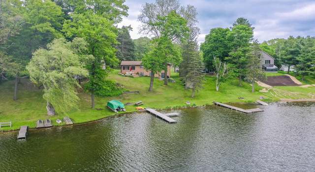 Photo of 63 Lakeview Dr, Oxford, MI 48370