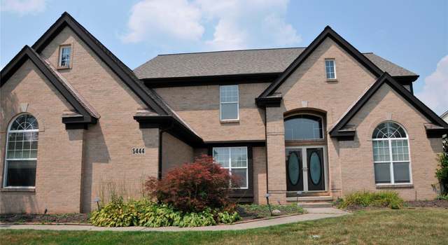 Photo of 5444 Buell Dr, Commerce Charter Township, MI 48382