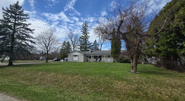 Photo of 37720 Knoll Dr, Wayne, MI 48184