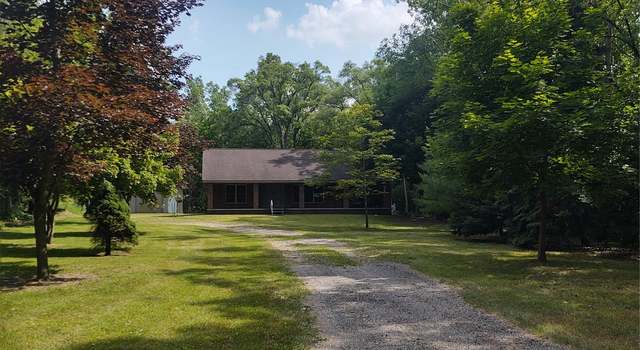 Photo of 8996 Main St, Whitmore Lake, MI 48189