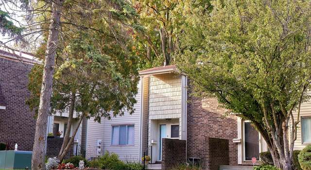 Photo of 4 Williamsburg Towne St #4, Southfield, MI 48075