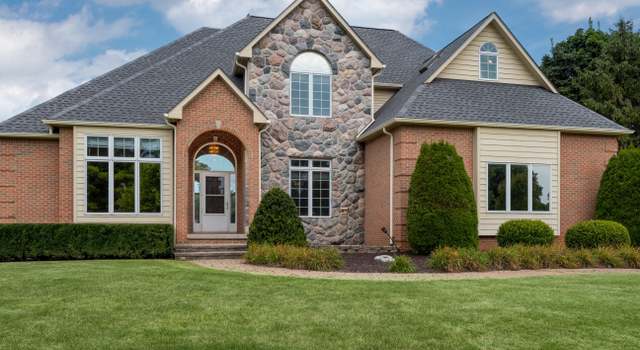 Photo of 2901 Dana Pointe Dr, Pinckney, MI 48169