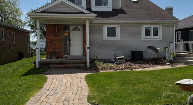 Photo of 10431 Saint John Dr, Algonac, MI 48001