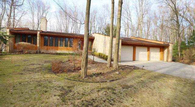 Photo of 2200 Springwood Dr Dr, Midland, MI 48640