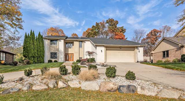 Photo of 6212 Timberwood N, West Bloomfield, MI 48322
