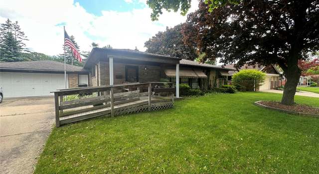 Photo of 2333 Boxford St, Trenton, MI 48183
