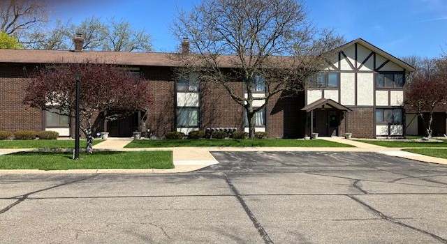 Photo of 3806 Wroxton Dr #2, Flint, MI 48532