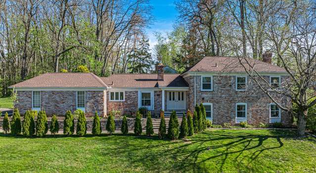 Photo of 3835 Lakecrest Dr, Bloomfield Hills, MI 48304