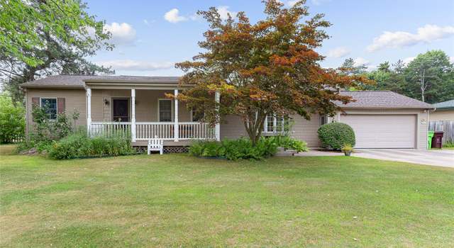 Photo of 940 Sebek St, Oxford, MI 48371