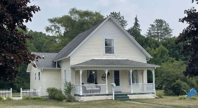Photo of 810 Cedar St, Clare, MI 48617