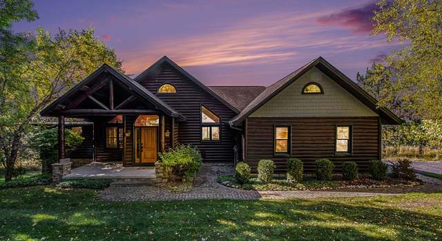 Photo of 988 Ridgeline Dr, Boyne City, MI 49712