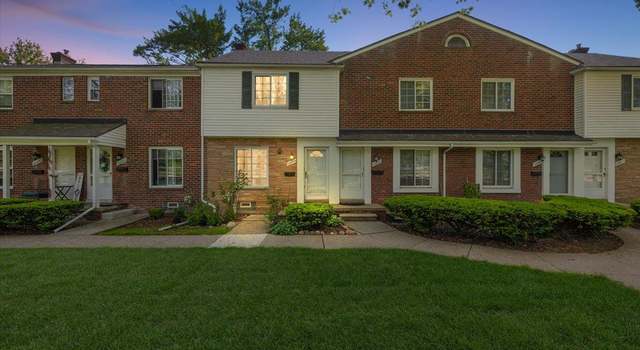 Photo of 22865 Lakeshore Dr, St Clair Shores, MI 48080