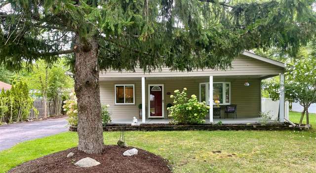 Photo of 34794 Rhonswood St, Farmington Hills, MI 48335