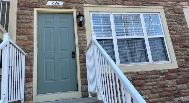 Photo of 224 Park Green Dr, Lake Orion, MI 48362