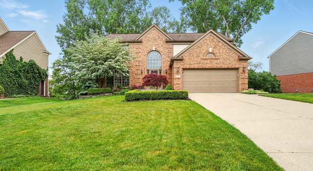 Photo of 1377 Lake Shore Blvd, Lake Orion, MI 48362