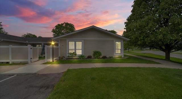 Photo of 39725 Village Wood Ln #39, Novi, MI 48375