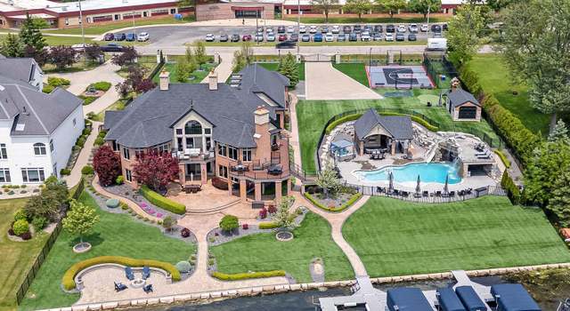 Photo of 2559 N Long Lake Rd, Fenton, MI 48430