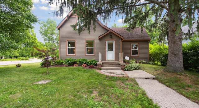 Photo of 420 Wetmore St, Howell, MI 48843