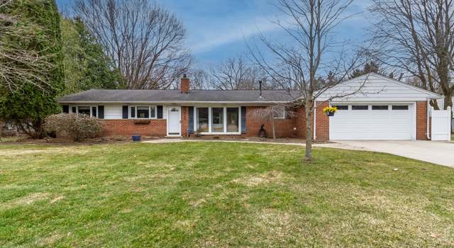 Photo of 242 Nesbit Ln, Rochester Hills, MI 48309