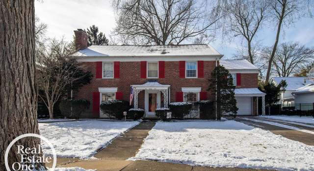 Photo of 285 Touraine Rd, Grosse Pointe Farms, MI 48236