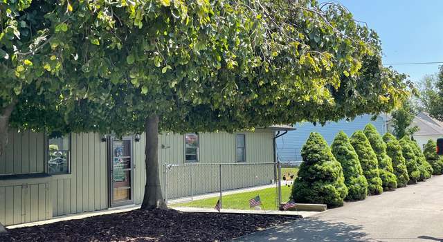 Photo of 46070 Edgewater Dr, Chesterfield Township, MI 48047
