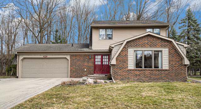 Photo of 4052 Bristol Dr, Troy, MI 48085