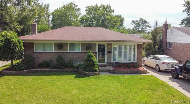 Photo of 31228 Newport Dr, Warren, MI 48088