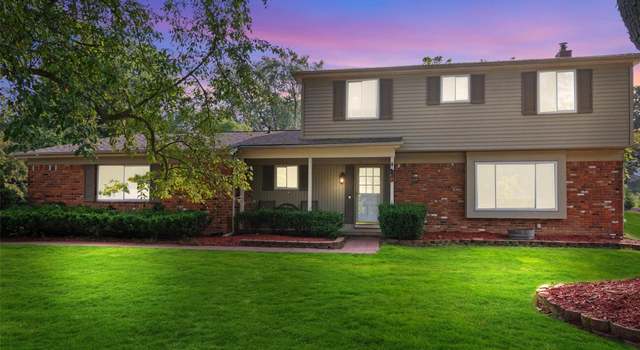 Photo of 38087 Connaught Dr, Northville, MI 48167