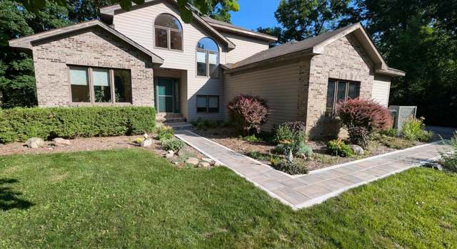 Photo of 950 Powell Lake Ct, Oxford, MI 48371