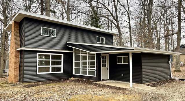 Photo of 613 Pine Dr, Columbiaville, MI 48421