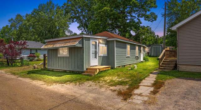 Photo of 123 S Lake Dr, Columbiaville, MI 48421