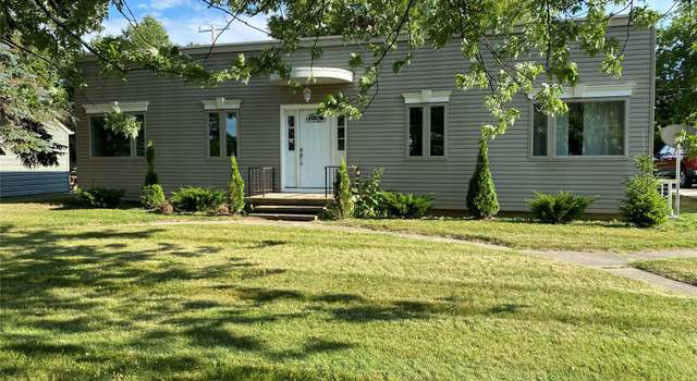 Photo of 30 Madison St, Port Austin, MI 48467