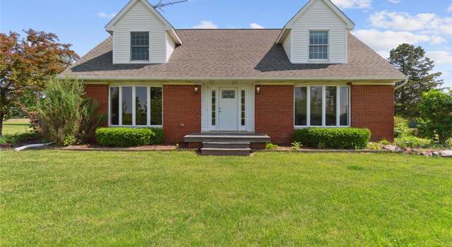 Photo of 237 Kenora Dr, Fowlerville, MI 48836