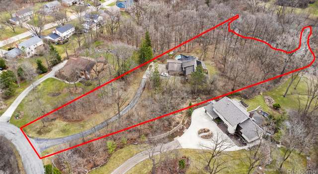 Photo of 22933 Bristol Ct, Bingham Farms, MI 48025