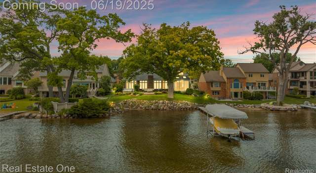 Photo of 2505 Cedar Key Dr, Lake Orion, MI 48360