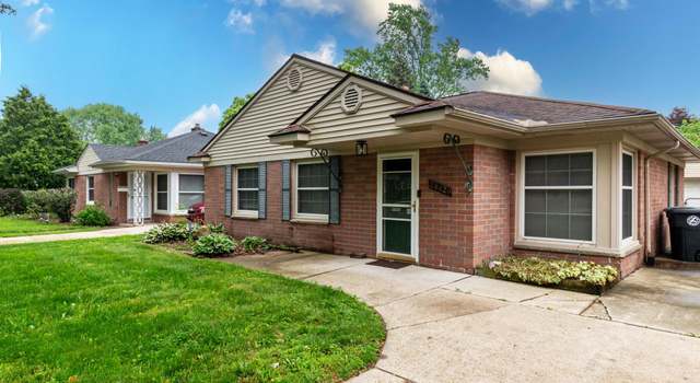 Photo of 28429 N Clements Cir, Livonia, MI 48150