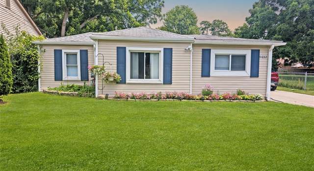 Photo of 9032 Deering St, Livonia, MI 48150